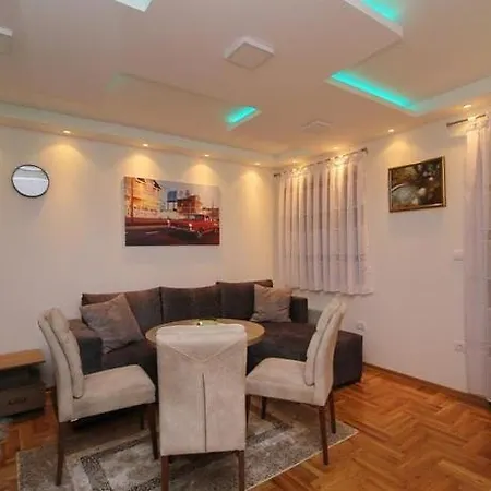 فندق Apartman Vranjevina زلاتيبور